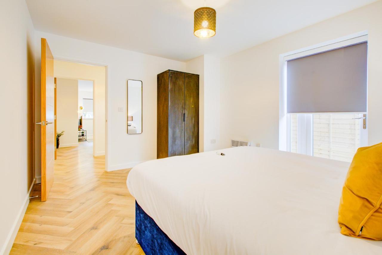 Hybrid Resi - Mitcham Close To Tooting And Wimbledon Exterior photo