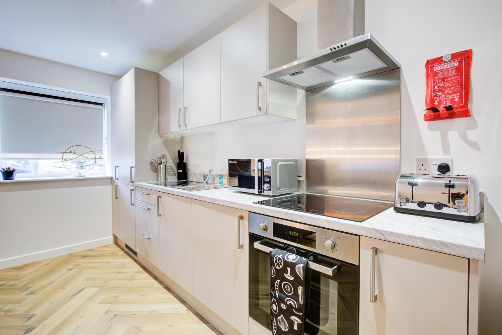 Hybrid Resi - Mitcham Close To Tooting And Wimbledon Exterior photo