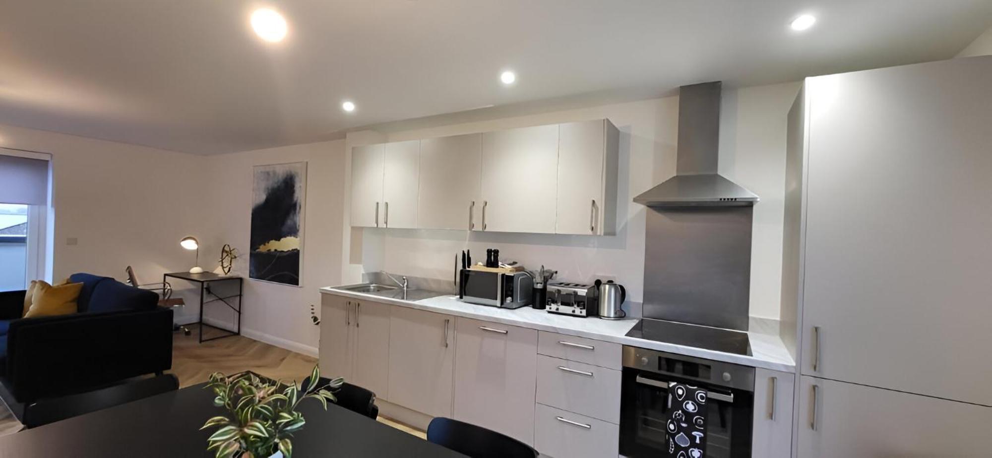 Hybrid Resi - Mitcham Close To Tooting And Wimbledon Exterior photo